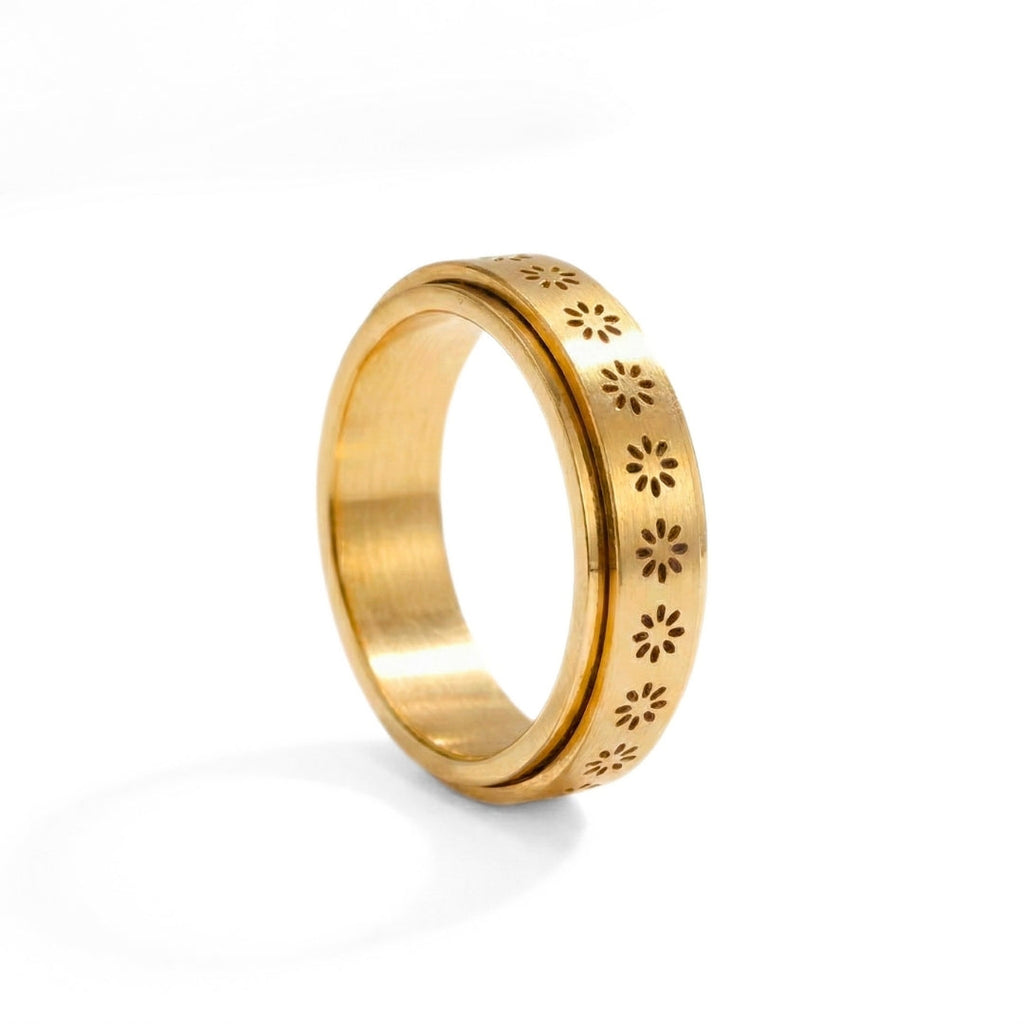 Tārā Spinning Ring