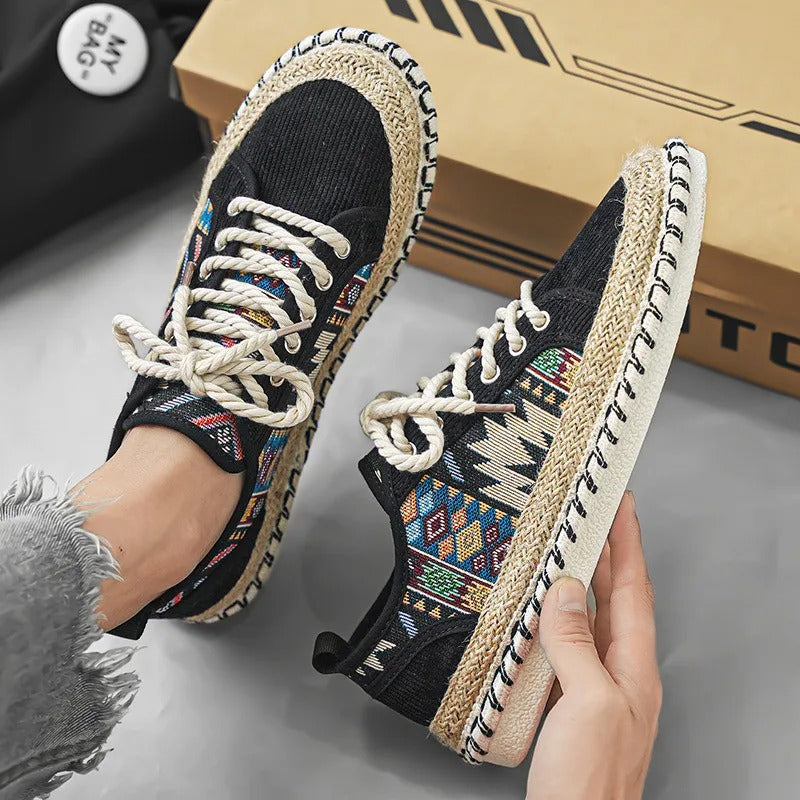 Tom Hollinger | Ethno-Sneaker mit Bastsohle und Muster