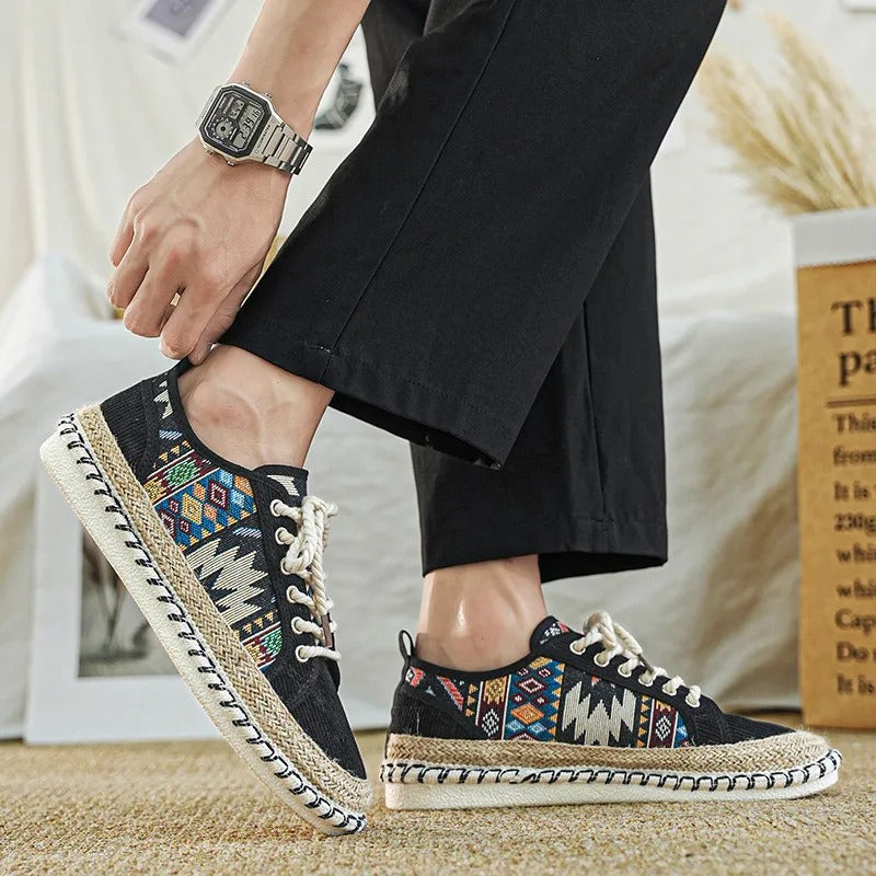 Tom Hollinger | Ethno-Sneaker mit Bastsohle und Muster