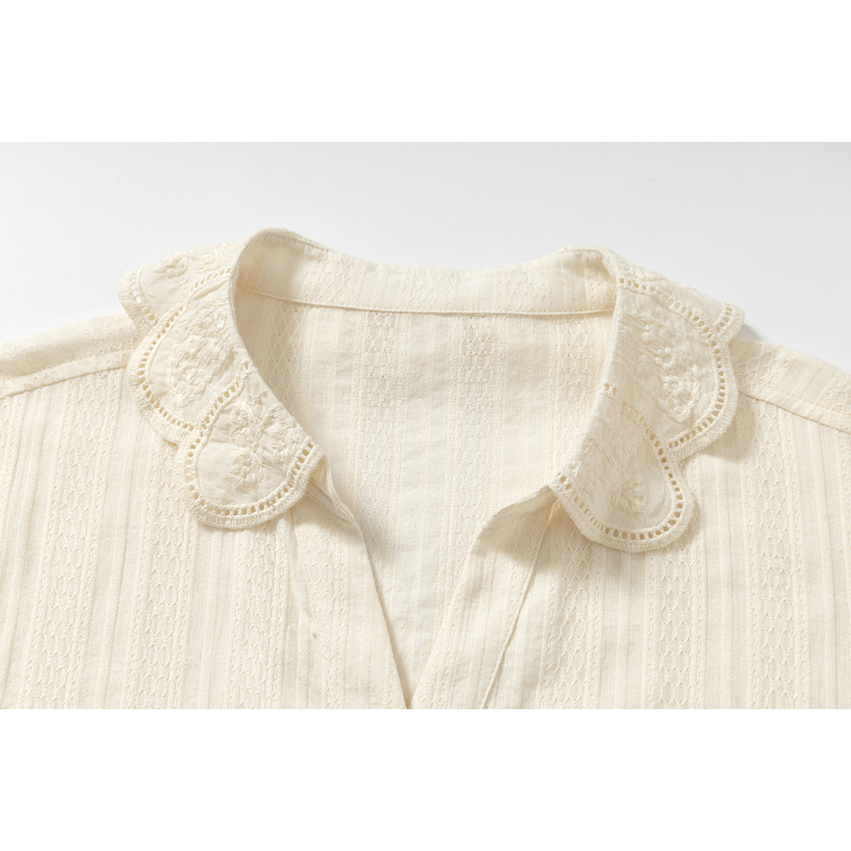 Damen Kurzarmhemd Mit Stickerei Und Muscheldetails Creme