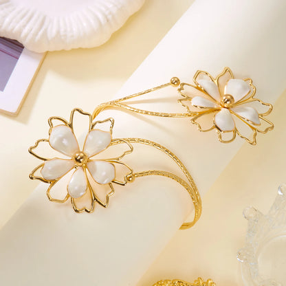 Fashion Metal Hollow Flower Cuff Bangle