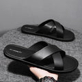 Tom Hollinger | Minimalistische Cross-Strap Sandale