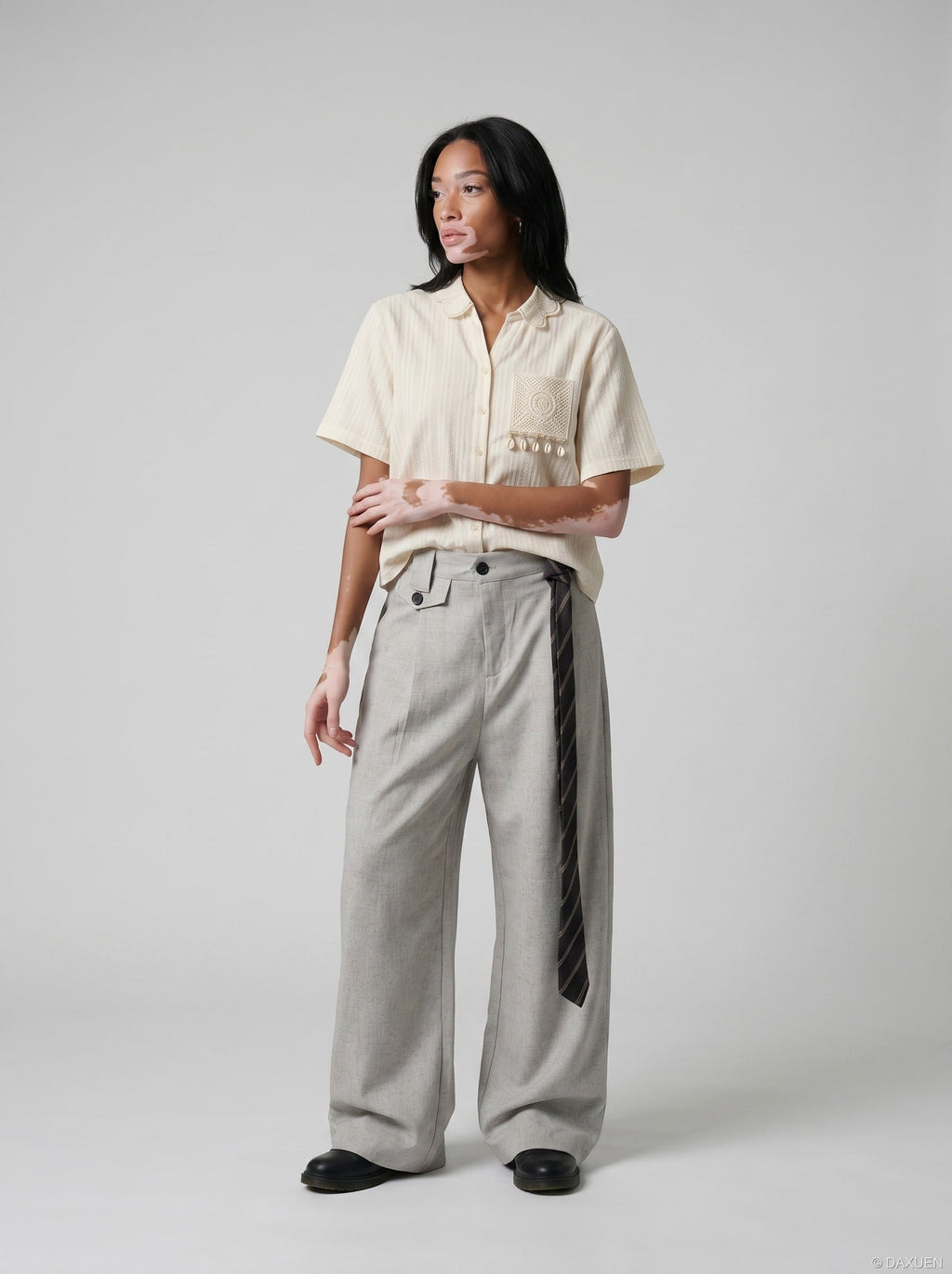 Damen Kurzarmhemd Mit Stickerei Und Muscheldetails Creme