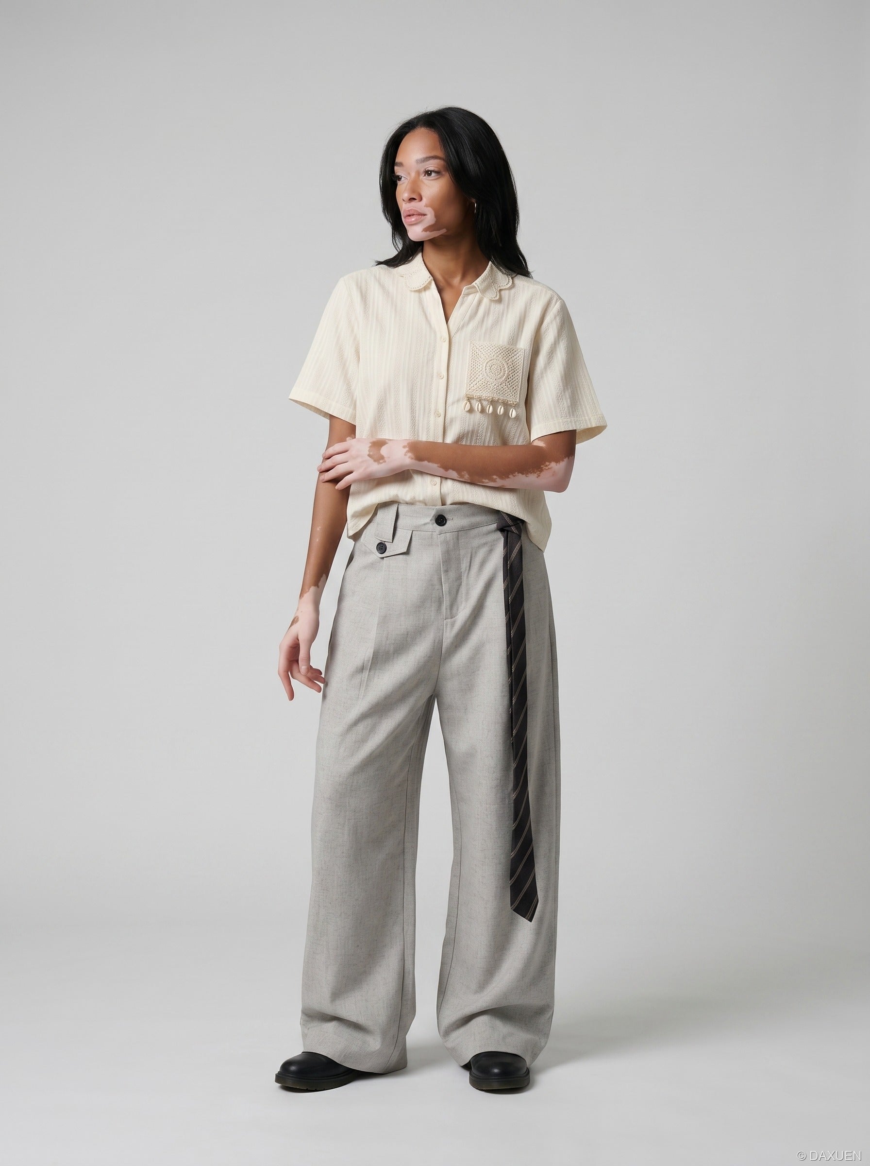Damen Kurzarmhemd Mit Stickerei Und Muscheldetails Creme